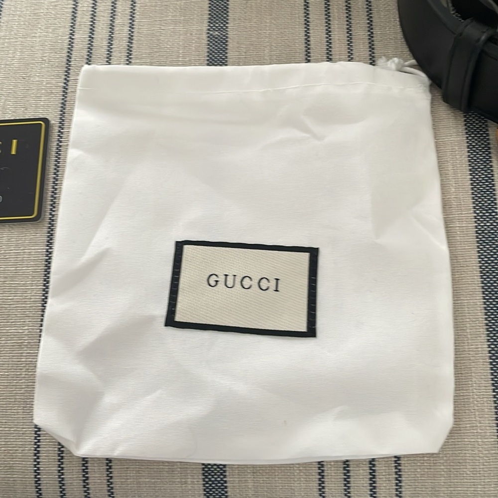 Gucci Black Belt with Gold Buckle - Picture 4 of 12